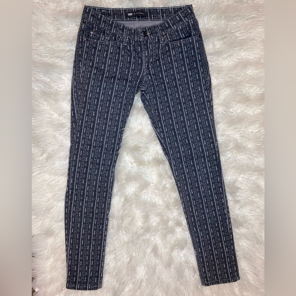 Levi’s 524 Too Superlow Arrow Pattern Jeans - Picture 2 of 6